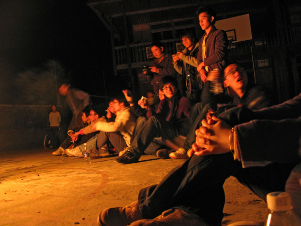 we went to a bonfire with Chinese college students,