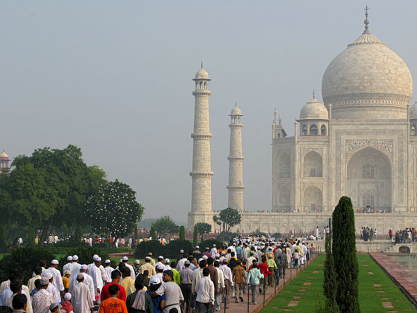 We joined the masses at the Taj Mahal,