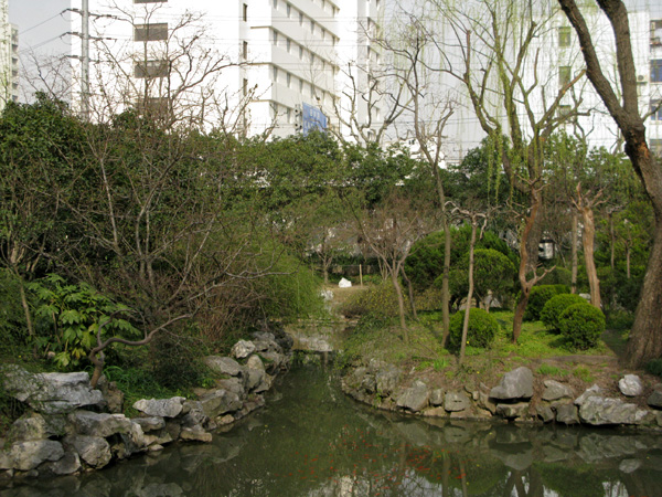 A garden I wanted to go in...but the security stopped me