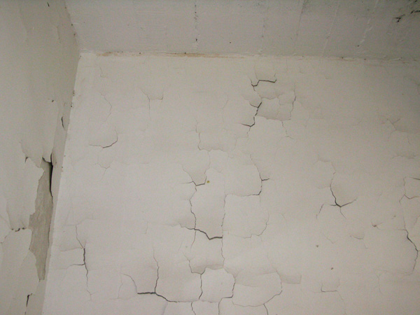 And the cracked wall paint...