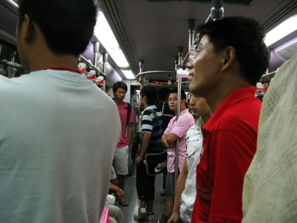 The packed train as we boarded at Damuqiao Rd Station