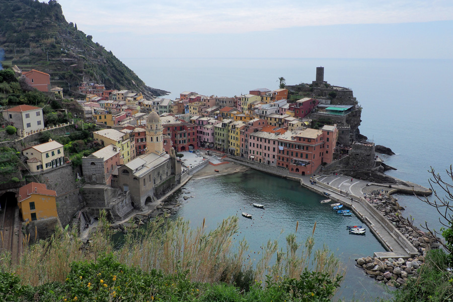 Vernazza and the sea