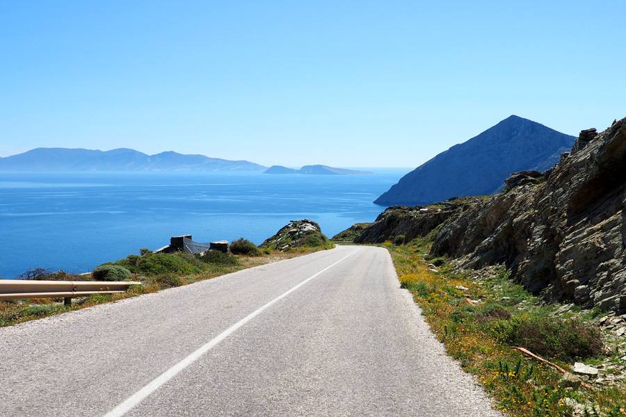 The primary Folegandros road