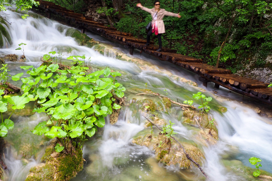 Look, I'm standing on a waterfall