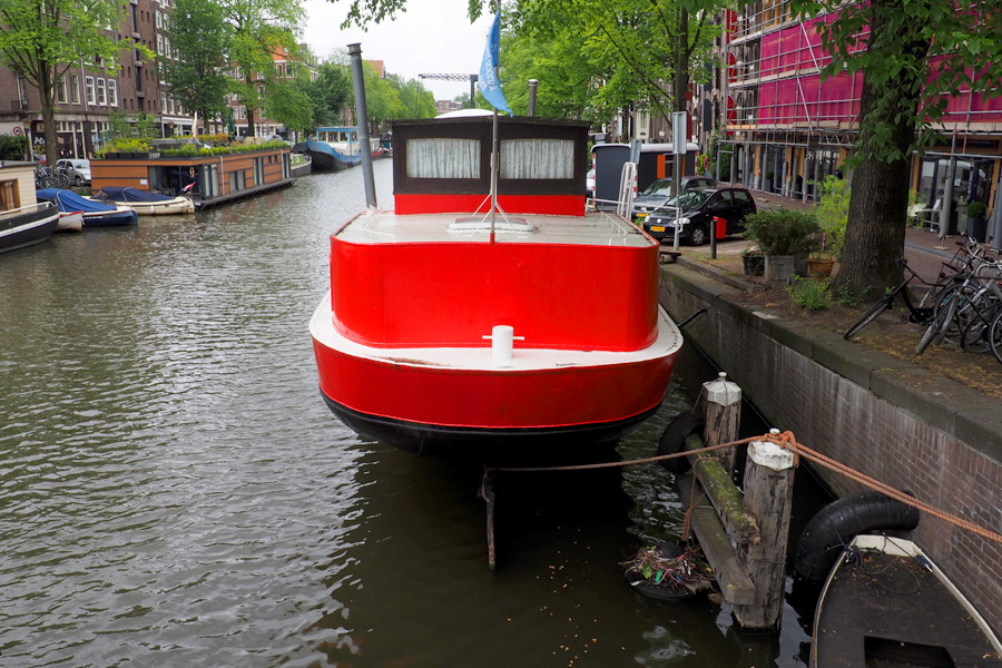 Red boat & nest