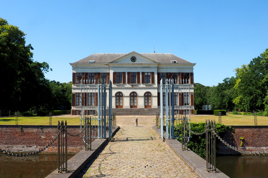 Cemetery building